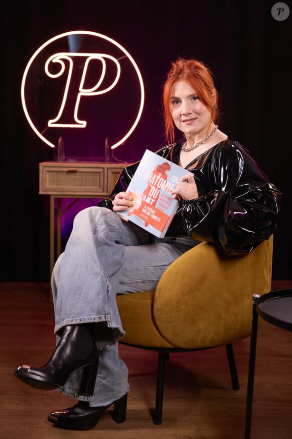 Adeline Toniutti en interview pour "Purepeople", dans "En Privé avec", le 8 octobre 2024, chez Webedia