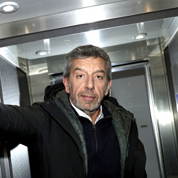 Portrait de Michel Cymes lors de l'enregistrement de l'émission "Chez Jordan" à Paris le 8 avril 2022. © Cédric Perrin / Bestimage