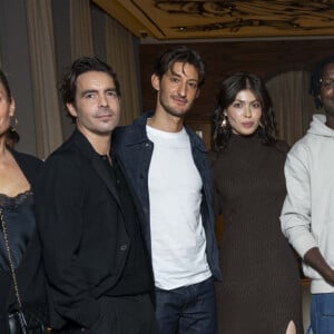 A laquelle du beau monde a assisté
Exclusif - Emmanuel Sauvage (Cofondateur et Directeur général du groupe Evok Hotels Collection), Charlotte Bouteloup, Thomas Lavelle, Pierre Niney, Leslie Medina, Abou Sangaré Prix du Meilleur Acteur , Ana Girardot (habillée en Celine) et Dimitri Rassam, Jérôme Barcessat, Virginia Persol (directrice de l'hôtel Brach) - Première édition de la remise du prix cinéma "EVOK Collection x BRACH" présidé par Pierre Niney à l'hôtel Brach à Paris le 14 novembre 2024. © Pierre Perusseau-Rachid Bellak/Bestimage 