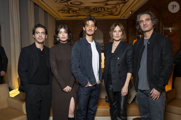 Lors d'une soirée parisienne 
Exclusif - Thomas Lavelle, Leslie Medina, Pierre Niney, Ana Girardot (habillée en Celine) et Dimitri Rassam - Première édition de la remise du prix cinéma "EVOK Collection x BRACH" présidé par Pierre Niney à l'hôtel Brach à Paris le 14 novembre 2024.  © Pierre Perusseau-Rachid Bellak/Bestimage 