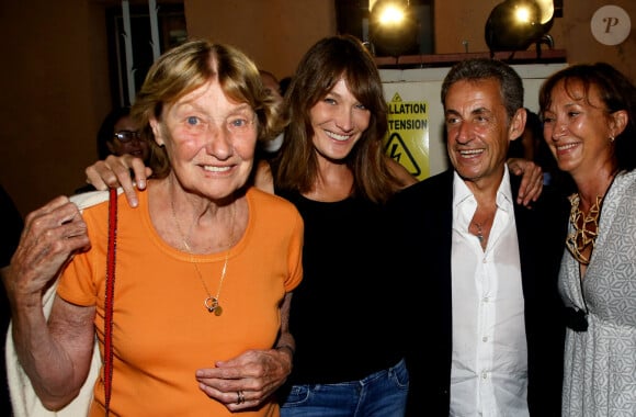 Exclusif - Carla Bruni-Sarkozy avec sa mère Marisa Borini et son mari Nicolas Sarkozy - Backstage du concert de Carla Bruni-Sarkozy au théâtre de Verdure du Grand Jardin à Le Lavandou le 23 juillet 2019. © Dominique Jacovides-Cyril Moreau/Bestimage  Exclusive - For Germany call for price - Backstage of Carla Bruni-Sarkozy's concert at the Grand Jardin Greenery Theater in Le Lavandou on July 23, 2019. (No Web - pour suisse et Belgique)