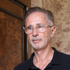 Exclusif - Thierry Lhermitte au Château Gloria à Saint-Julien de Beychevelle, à l'occasion du Festival International du Film en Médoc "Les Vendanges du 7ème art". Le 11 juillet 2023 © Jean-Marc Lhomer / Bestimage 