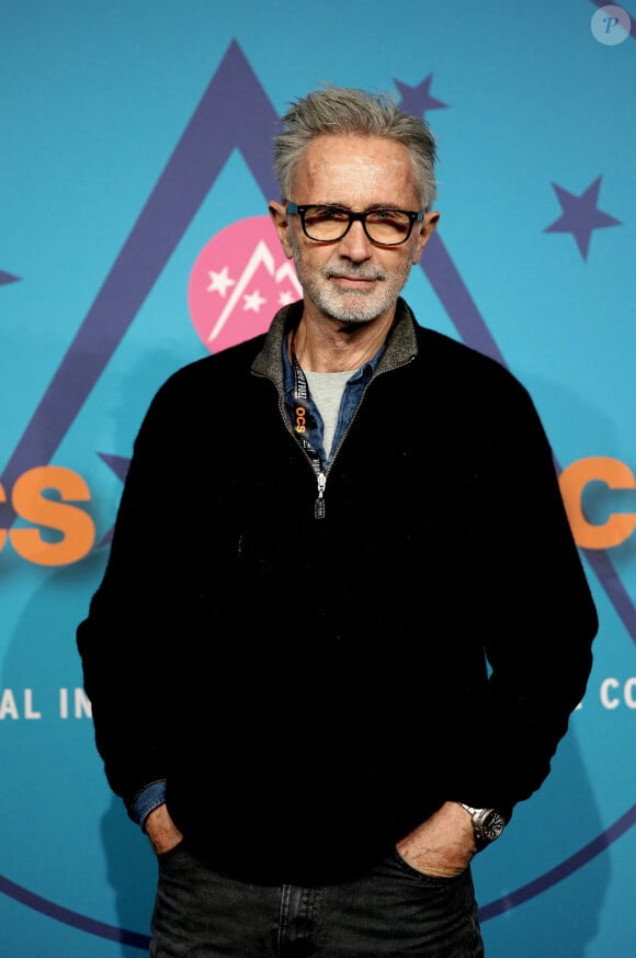 Thierry Lhermitte - Photocall de la soirée lors de la 25ème édition du Festival international du film de comédie de l'Alpe d'Huez le 18 janvier 2022. © Dominique Jacovides / Bestimage 