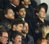 Mais aussi Pierre (1985) et Jean (1986) avec son ancienne épouse Marie-Dominique Culioli.
Pierre Sarkozy et Jean Sarkozy - Célébrités dans les tribunes du match de Ligue 1 Uber Eats "PSG-Lyon" (4-1) au Parc des Princes à Paris le 21 avril 2024. © Cyril Moreau/Bestimage