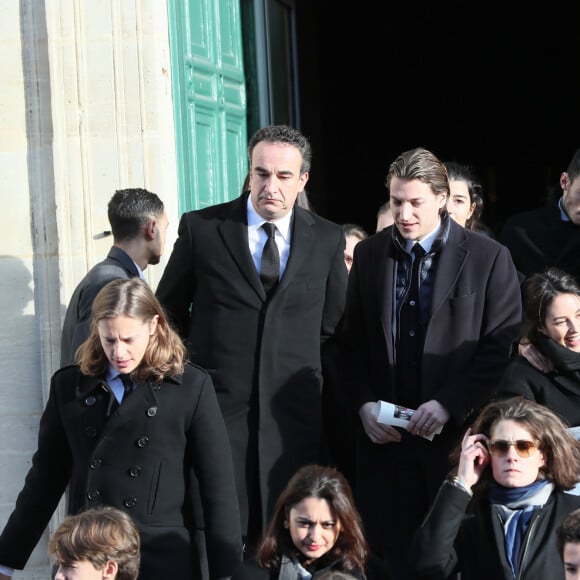 Pierre Sarkozy, Olivier Sarkozy, Jean Sarkozy et sa femme Jessica Sebaoun, Isabelle et Patrick Balkany - Sorties des obsèques de Andrée Sarkozy (mère de N.Sarkozy), dite Dadue née Andrée Mallah, en l'église Saint-Jean-Baptiste à Neuilly-Sur-Seine. Le 18 décembre 2017 