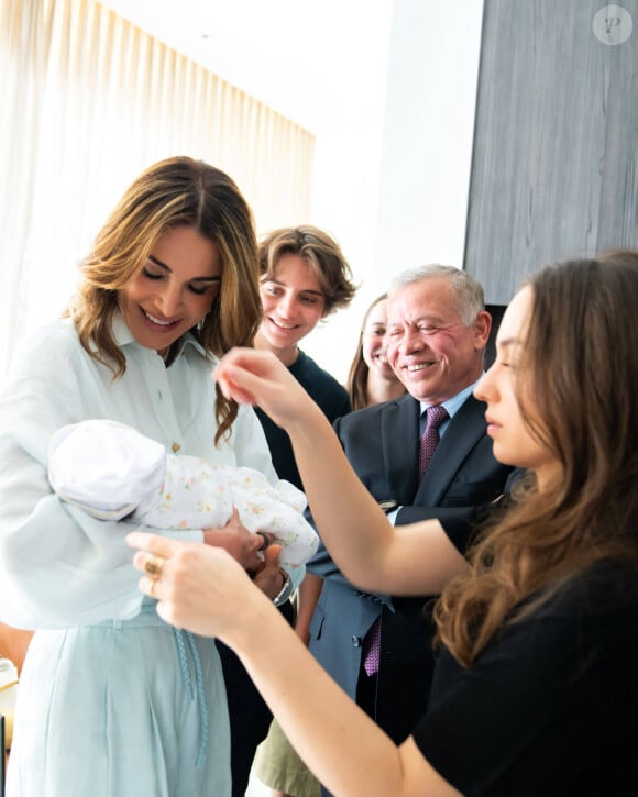 La reine Rania et le roi Abdallah II de Jordanie - Naissance de la princesse Iman de Jordanie, fille du prince Hussein de Jordanie et de sa femme la princesse Rajwa au Centre Médical King Hussein à Amman. Le 3 août 2024 