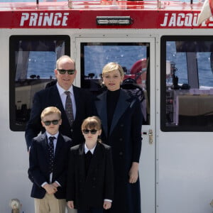 Le prince Albert II de Monaco et la princesse Charlène de Monaco assistent avec leurs enfants, le prince Jacques de Monaco, marquis des Baux, et la princesse Gabriella de Monaco, comtesse de Carladès, au baptême et à la bénédiction du nouveau bateau de sauvetage des sapeurs-pompiers monégasques, baptisé "Prince Jacques". Monaco, le 4 mai 2024. © Olivier Huitel/Pool Monaco/Bestimage