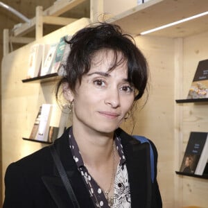 Rachida Brakni au Festival du Livre de Paris 2024 au Grand Palais Éphémère le 14 avril 2024. © Cédric Perrin / Bestimage 