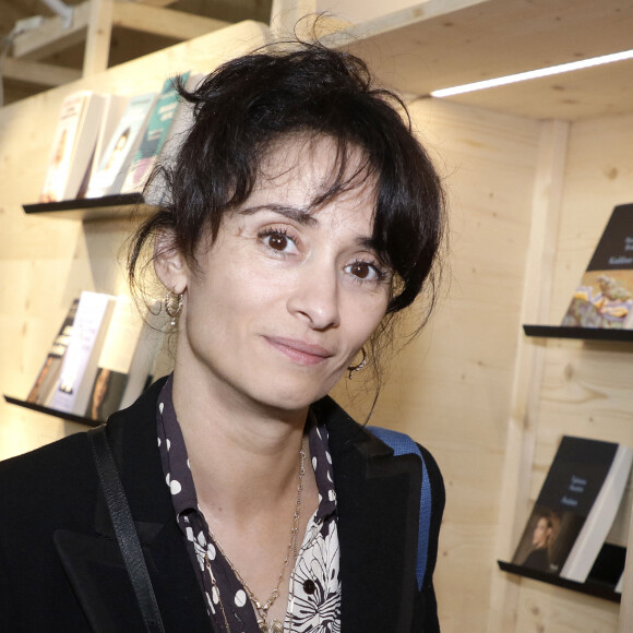 Rachida Brakni au Festival du Livre de Paris 2024 au Grand Palais Éphémère le 14 avril 2024. © Cédric Perrin / Bestimage 