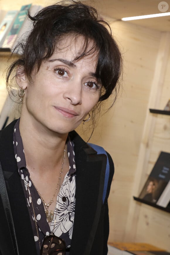 Rachida Brakni au Festival du Livre de Paris 2024 au Grand Palais Éphémère le 14 avril 2024. © Cédric Perrin / Bestimage 