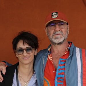 Eric Cantona et sa femme Rachida Brakni - Célébrités au village des Internationaux de France de tennis de Roland Garros 2024 à Paris le 7 juin 2024. © Jacovides-Moreau/Bestimage 