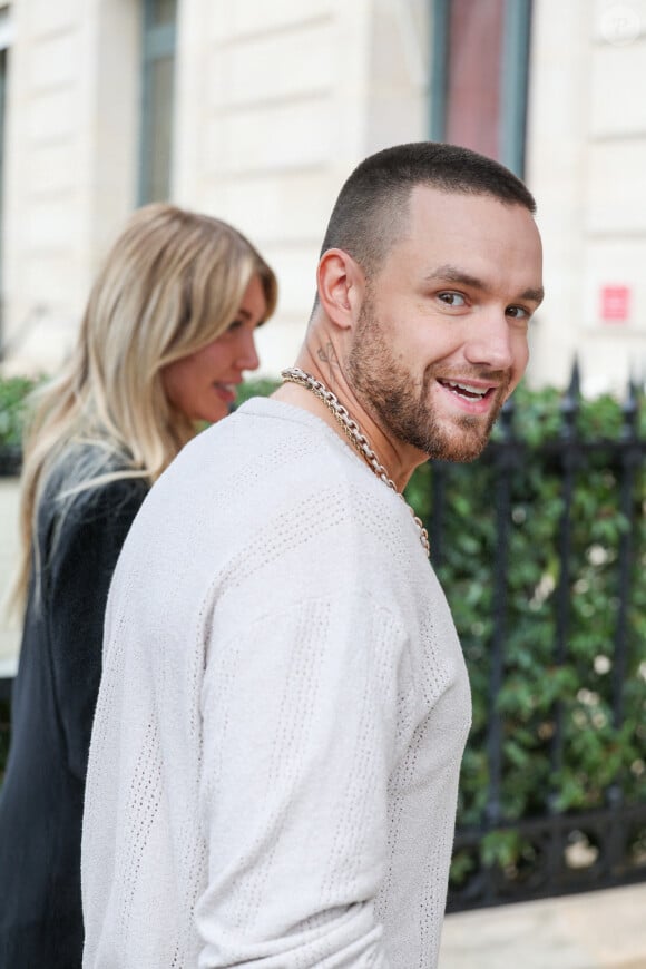 Liam Payne et sa compagne Kate Cassidy arrivent à l'hôtel La Réserve lors de la mode femme automne / hiver 2024-2025 lors de la Fashion Week de Paris (PFW), à Paris, France, le 2 mars 2024. 