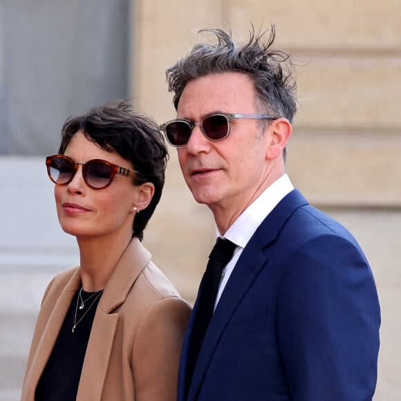 Bérénice Bejo et son mari Michel Hazanavicius - Dîner d'état en l'honneur du président des Etats-Unis et sa femme au palais de l'Elysée à Paris, à l'occasion de leur visite officielle en France. Le 8 juin 2024 © Jacovides-Moreau / Bestimage 