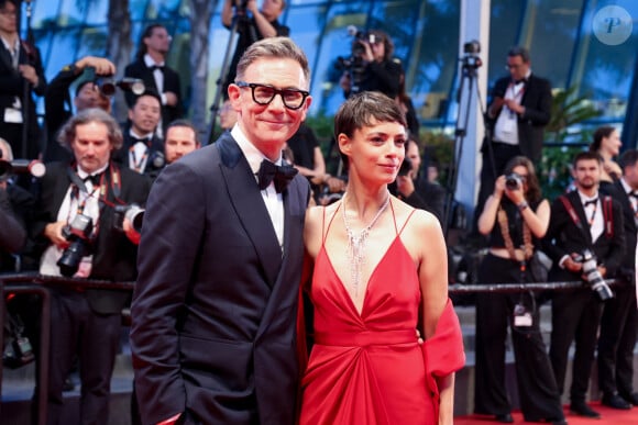 Michel Hazanavicius et sa femme Bérénice Bejo - Descente des marches du film " La plus précieuse des marchandises " lors du 77ème Festival International du Film de Cannes, au Palais des Festivals à Cannes. Le 24 mai 2024 © Jacovides-Moreau / Bestimage 