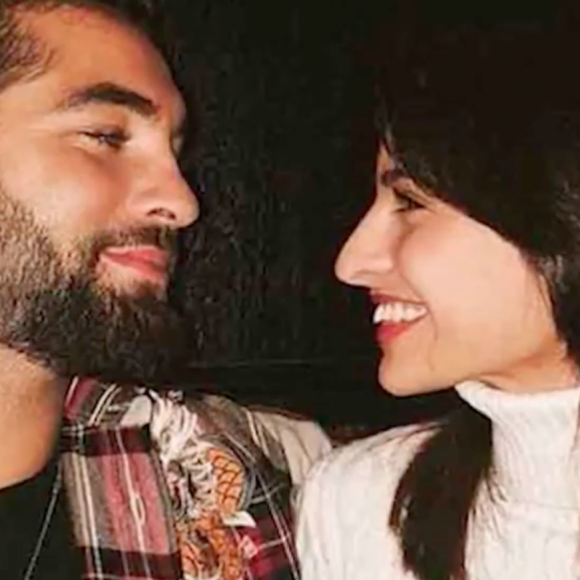 Alors que les médias racontaient alors que Kendji avait voulu "simuler son suicide" pour "faire peur à sa femme" qui avait menacé de le quitter, celle-ci dément formellement cette information.Kendji Girac et Soraya Miranda, capture d'un documentaire de BFMTV