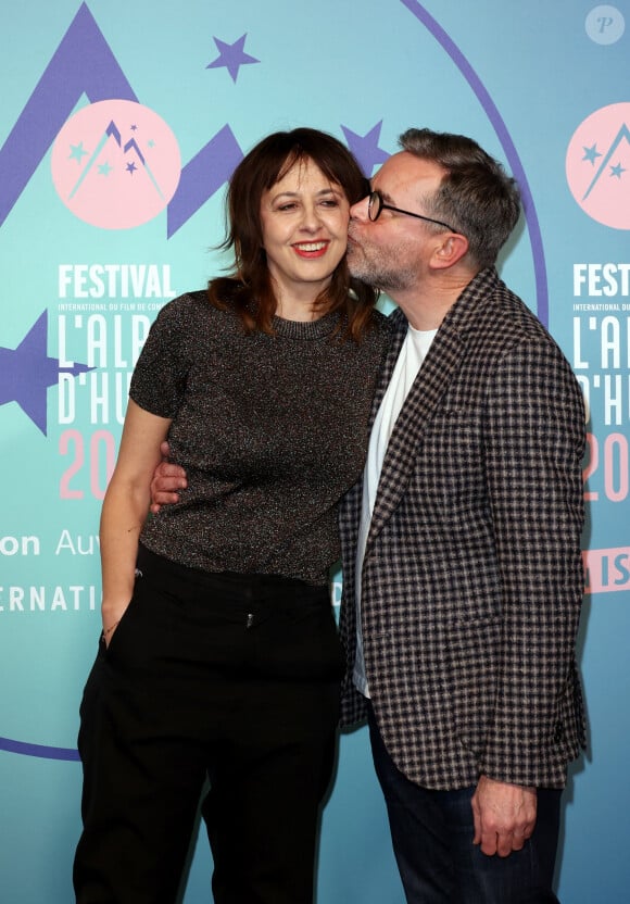 Valérie Bonneton, Guillaume De Tonquédec au photocall des arrivées de la cérémonie de clôture du 27ème Festival International du Film de Comédie de l'Alpe d'Huez, France, le 20 janvier 2024. © Dominique Jacovides/Bestimage