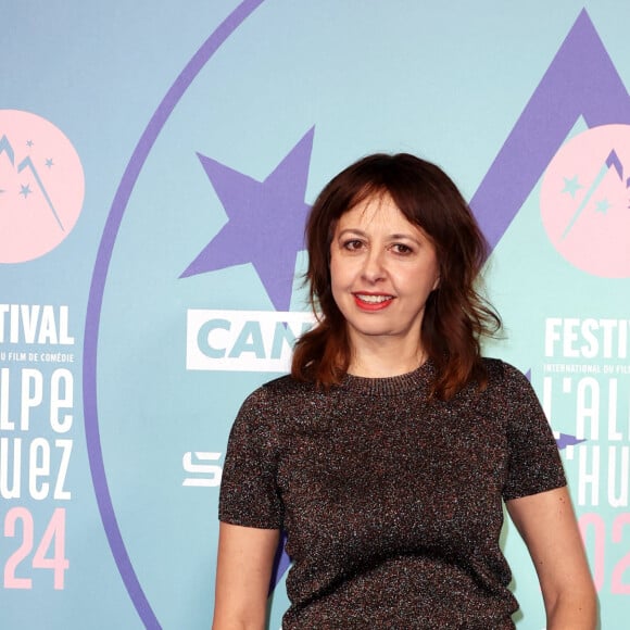 Valérie Bonneton au photocall des arrivées de la cérémonie de clôture du 27ème Festival International du Film de Comédie de l'Alpe d'Huez, France, le 20 janvier 2024. © Dominique Jacovides/Bestimage