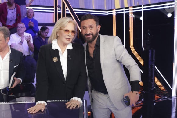 Exclusif - Sylvie Vartan, Cyril Hanouna sur le plateau de l'émission "Face à Hanouna" diffusée le 23 novembbre 2024 - Paris le 21 novembre 2024 - © Jack Tribeca / Bestimage 