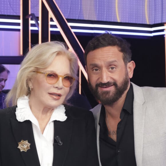 Exclusif - Sylvie Vartan, Cyril Hanouna sur le plateau de l'émission "Face à Hanouna" diffusée le 23 novembbre 2024 - Paris le 21 novembre 2024 - © Jack Tribeca / Bestimage 