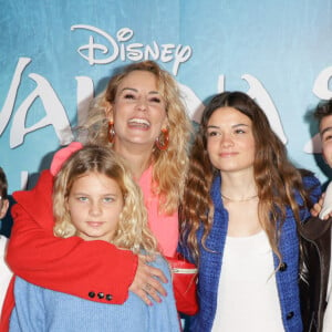 Ils ont  pu croiser d'autres stars comme Elodie Gossuin avec son mari Bertrand Lacherie et leurs enfants
Elodie Gossuin avec son mari Bertrand Lacherie et leurs enfants - Première du film Disney "Vaiana 2" au Grand Rex à Paris le 23 novembre 2024. © Coadic Guirec/Bestimage 