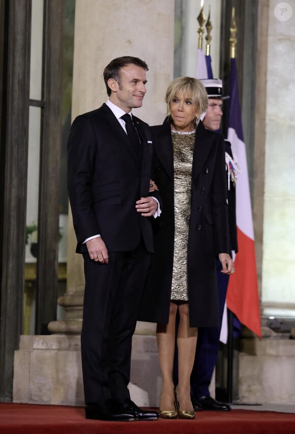 C'est au micro de BFM TV que la première dame a partagé le fond de sa pensée
Le président Emmanuel Macron et sa femme Brigitte Macron lors de l'accueil par le couple présidentiel français du président du Kazakhstan au palais de l'Elysée à Paris pour un dîner d'état le 5 novembre 2024. © Dominique Jacovides / Bestimage 