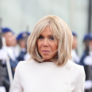 Cérémonie de départ du Président de la Républiquefrançaise et sa femme la Première Dame Brigitte Macron en présence de Aziz Akhannouch, chef du gouvernement du Maroc à l'aéroport de Salé au nord de Rabat le 30 octobre 2024. © Dominique Jacovides/Bestimage 