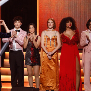 Exclusif - Kamel Ouali et sa troupe "Mon premier cabaret" - Enregistrement de l'émission "Tout le monde chante contre le cancer, les stars relèvent le défi" dans le cadre du gala de l'association "Tout le monde chante contre le cancer" présentée par J.Anthony au Dôme de Paris, et diffusée le 4 janvier sur W9. Le 22 novembre 2022 © Christophe Clovis-Coadic Guirec / Bestimage