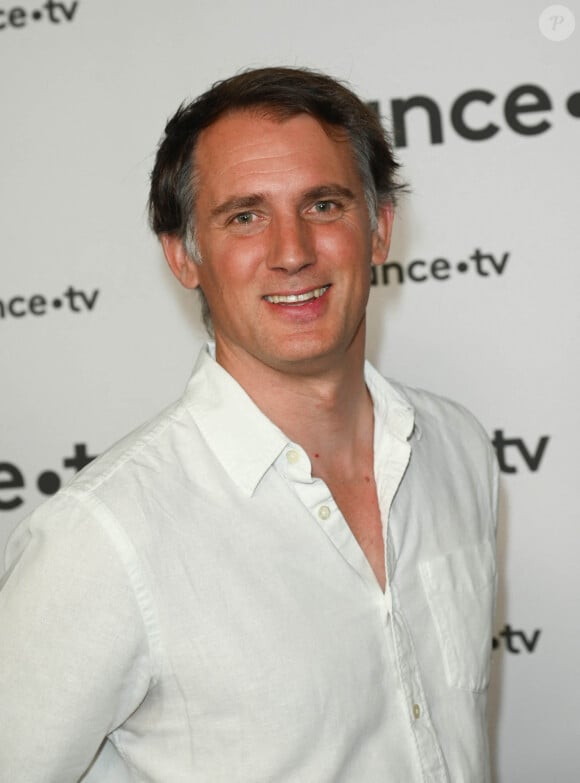 Raphaël de Casabianca au photocall pour la conférence de presse de rentrée de France TV à la Grande Halle de la Villette à Paris, France, le 6 juillet 2022. © Coadic Guirec/Bestimage 