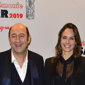 Kad Merad et sa femme Julia Vignali - Photocall du dîner de la 44ème cérémonie des César au Fouquet's à Paris. Le 22 février 2019 © Pierre Perusseau / Bestimage 