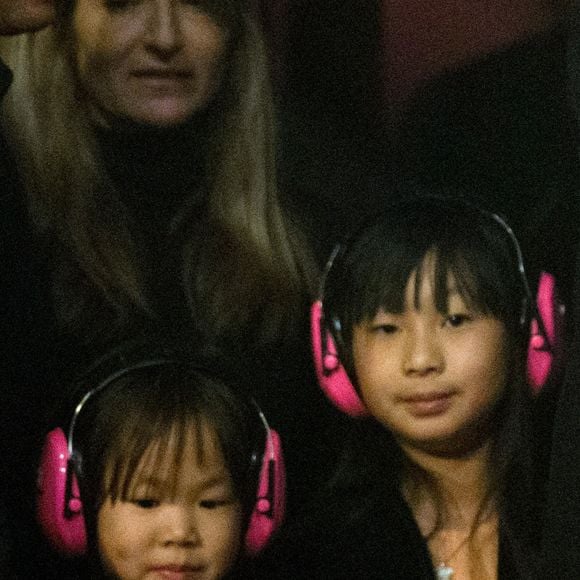 
Exclusif - Laeticia Hallyday et ses filles Jade et Joy - Aftershow apres le concert caritatif de Johnny Hallyday pour l'association de sa femme "La Bonne Etoile", qui vient en aide aux enfants du Vietnam, au Trianon a Paris, le 15 decembre 2013.