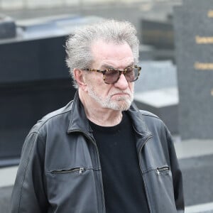 Eddy Mitchell lors des obsèques de Véronique Colucci au cimetière communal de Montrouge, le 12 avril 2018. 