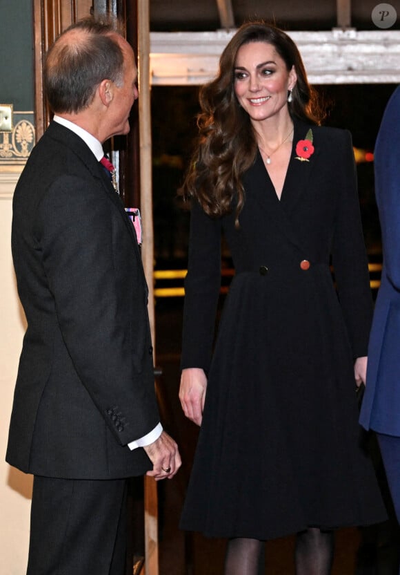 Catherine Kate Middleton, princesse de Galles - La famille royale du Royaume Uni assiste au Festival du souvenir (Festival of Remembrance) au Royal Albert Hall, Londres le 9 novembre 2024. © Chris Ratcliffe / Pool / Julien Burton via Bestimage