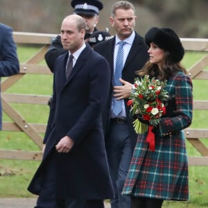 C'est la mère de l'adolescente qui a annoncé la triste nouvelle au Dailymail. "Notre charmante Liz est décédée aux premières heures de ce matin", a-t-elle tristement confié. 
Exclusif - Kate Catherine Middleton, enceinte et le prince William, duc de Cambridge - La famille royale d'Angleterre arrive à l'église St Mary Magdalene pour la messe de Noël à Sandringham le 25 décembre 2017 