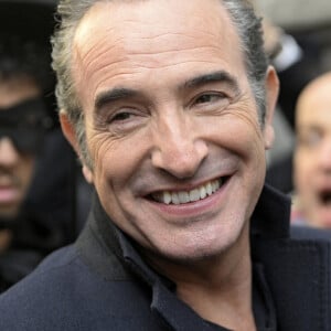 Jean Dujardin reçoit la Médaille d'Honneur de la Ville de Bruxelles et visite le Manneken-pis habillé d'un costume de Zorro pour l'occasion à Bruxelles, Belgique, le 28 novembre 2024. © Didier Lebrun/PhotoNews/Bestimage