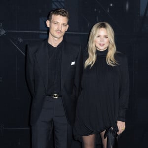 Niels Schneider et sa compagne Virginie Efira - Photocall du défilé Saint Laurent Womenswear Printemps/été 2024 dans le cadre de la Fashion week de Paris le 26 septembre 2023 à Paris. © Olivier Borde/Bestimage 