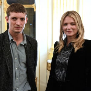 Virginie Efira et son compagnon Niels Schneider - Virginie Efira reçoit le French Cinema Award lors d'une cérémonie au ministère de La Culture à Paris le 12 janvier 2023. © Giancarlo Gorassini / Bestimage 