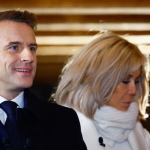 Le président français E.Macron et la première dame B.Macron, accompagnés de V.Pécresse, présidente de la région Ile-de-France, et A.Hidalgo, maire de Paris, visitent le chantier de la cathédrale Notre-Dame de Paris pour remercier les donateurs et les ouvriers qui ont travaillé à la reconstruction du monument après l'incendie qui a ravagé la cathédrale le 15 avril 2019 à Paris (France), le 29 novembre 2024. La cathédrale de Paris sera officiellement inaugurée après six ans de travaux le 7 décembre 2024. © Sarah Meyssonnier / Pool / Bestimage 