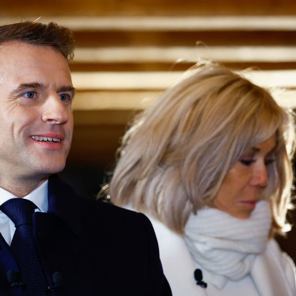 Le président français E.Macron et la première dame B.Macron, accompagnés de V.Pécresse, présidente de la région Ile-de-France, et A.Hidalgo, maire de Paris, visitent le chantier de la cathédrale Notre-Dame de Paris pour remercier les donateurs et les ouvriers qui ont travaillé à la reconstruction du monument après l'incendie qui a ravagé la cathédrale le 15 avril 2019 à Paris (France), le 29 novembre 2024. La cathédrale de Paris sera officiellement inaugurée après six ans de travaux le 7 décembre 2024. © Sarah Meyssonnier / Pool / Bestimage 