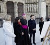 Ce vendredi 29 novembre 2024, Emmanuel et Brigitte Macron se sont rendus sur le chantier de la cathédrale de Notre-Dame de Paris. 
Le président français E.Macron et la première dame B.Macron, accompagnés de V.Pécresse, présidente de la région Ile-de-France, A.Hidalgo, maire de Paris, R.Dati, ministre de la Culture, visitent le chantier de la cathédrale Notre-Dame de Paris pour remercier les donateurs et les ouvriers qui ont travaillé à la reconstruction du monument après l'incendie qui a ravagé la cathédrale le 15 avril 2019 à Paris (France), le 29 novembre 2024. La cathédrale de Paris sera officiellement inaugurée après six ans de travaux le 7 décembre 2024. © Stéphane de Sakutin / Pool / Bestimage