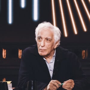 Exclusif - Gérard Darmon sur le plateau de l'émission "On Est En Direct" (OEED) du samedi 5 février, présentée par L.Salamé et L.Ruquier et diffusée en direct sur France 2 à Paris, France, le 5 février 2022. © Jack Tribeca/Bestimage