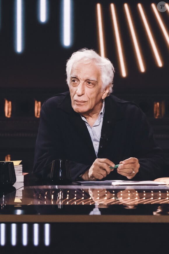 Exclusif - Gérard Darmon sur le plateau de l'émission "On Est En Direct" (OEED) du samedi 5 février, présentée par L.Salamé et L.Ruquier et diffusée en direct sur France 2 à Paris, France, le 5 février 2022. © Jack Tribeca/Bestimage