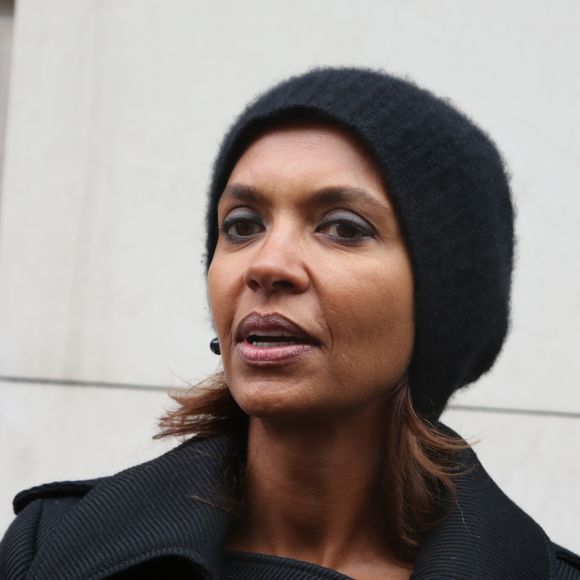 Si elle apporte une grande aide aux agriculteurs dans l'émission "L'amour est dans le pré" sur M6, la maman d'Alya a compris beaucoup de choses et a fait un grand travail sur elle
Exclusif - Karine Le Marchand dans la rue à Paris le 12 janvier 2017.  