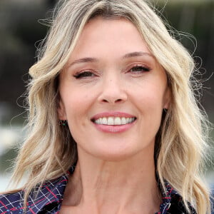 Anne Marivin - Photocall de la série "La vie, l'amour, tout de suite" lors de la 24ème édition du Festival de la Fiction TV de La Rochelle le 15 septembre 2022. © Patrick Bernard/ Bestimage