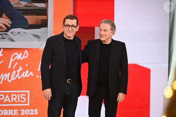 Exclusif - Dany Boon et Michel Drucker lors de l'enregistrement de l'émission "Vivement Dimanche" au Studio Gabriel et diffusée sur France 3 le 1er décembre 2024. © Guillaume Gaffiot / Bestimage 