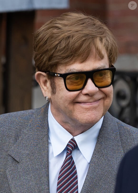 En août 2023, le chanteur britannique faisait une chute dans sa villa de Nice. 
Sir Elton John, 76 ans, a été hospitalisé à Monaco dans la nuit de dimanche à lundi à la suite d'un accident domestique dans sa maison du Mont-Boron à Nice - Elton John à la sortie du tribunal à Londres, le 27 mars 2023.