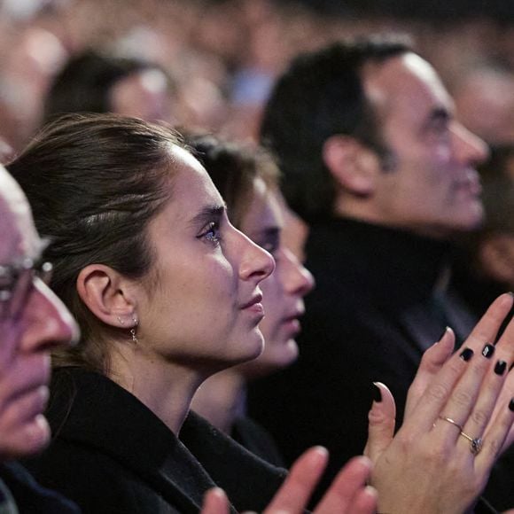 Exclusif - Anthony Delon, Loup Delon, Liv Delon lors de la soirée hommage Ciné-concert symphonique "Alain Delon, le dernier Samouraï" au palais des congrès à Paris le 8 novembre 2024 le jour de son anniversaire. Pour cette soirée, le chef d'orchestre Vahan Mardirossian a dirigé l'orchestre symphonique de Douai. © Moreau / Jacovides / Bestimage