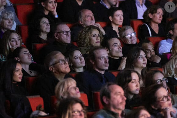 Exclusif - Anthony Delon, Loup Delon, Liv Delon lors de la soirée hommage Ciné-concert symphonique "Alain Delon, le dernier Samouraï" au palais des congrès à Paris le 8 novembre 2024 le jour de son anniversaire. Pour cette soirée, le chef d'orchestre Vahan Mardirossian a dirigé l'orchestre symphonique de Douai. © Moreau / Jacovides / Bestimage