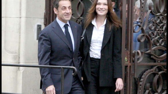 Regardez Nicolas Sarkozy et Carla vivre le miracle de l'amour... alors que Geneviève de Fontenay pète un cable !