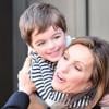 Mariska Hargitay reçoit la visite de son fils, August, sur le tournage de New York Unité Spéciale, le 1er avril 2010 !