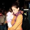 Katie Holmes et sa fille Suri Cruise sont allées voir le spectacle Mama Mia à Broadway le 2 avril 2010